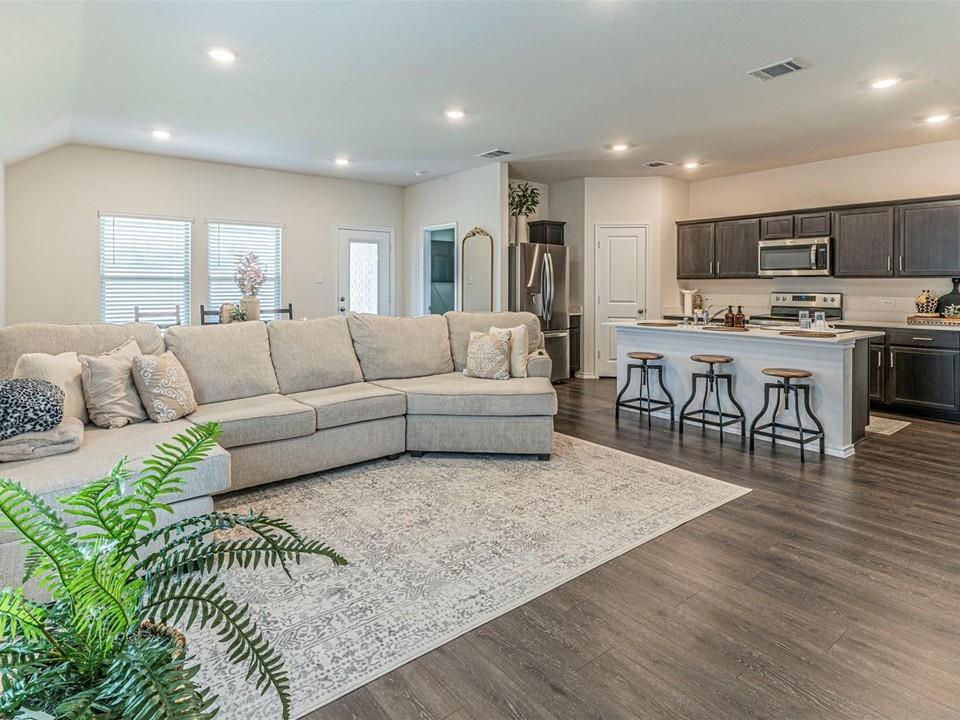 3307 Knoll Drive