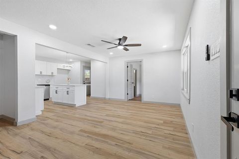 Tiny photo for 1217 Sunnyvale Drive, Arlington, TX 76010 (MLS # 21100828)
