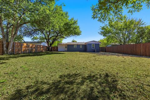 Tiny photo for 1217 Sunnyvale Drive, Arlington, TX 76010 (MLS # 21100828)