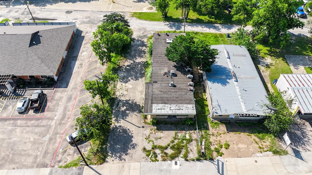 Corsicana - Commercial Sale