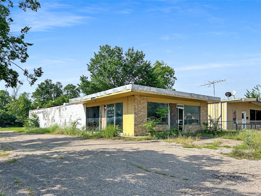 Corsicana - Commercial Sale