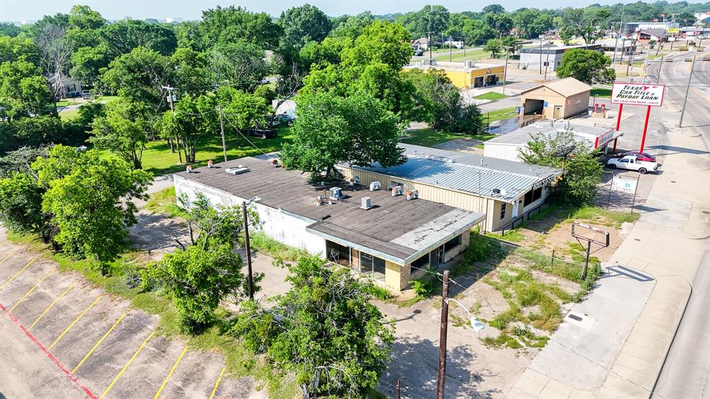 Corsicana - Commercial Sale