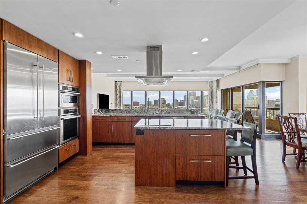 Latour Condo - Residential