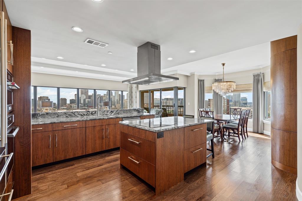 Latour Condo - Residential