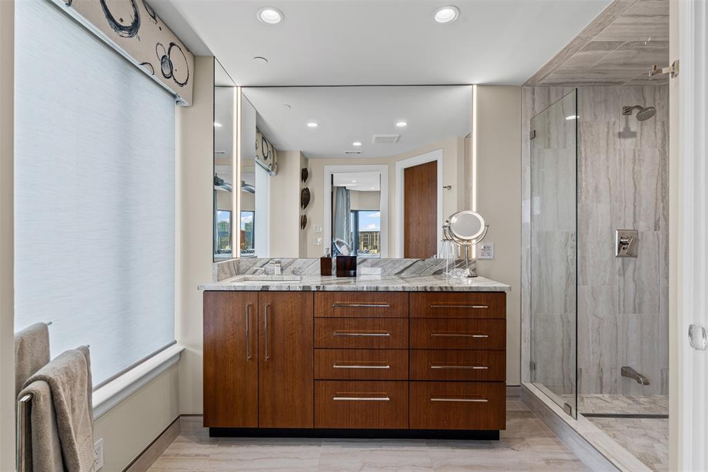 Latour Condo - Residential