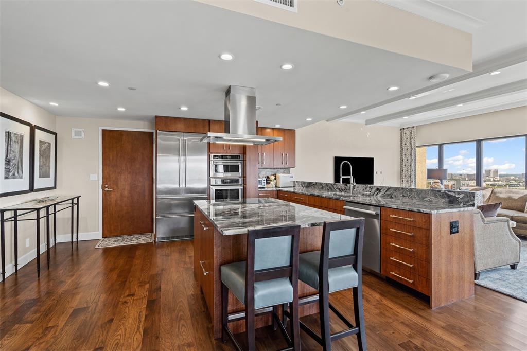 Latour Condo - Residential