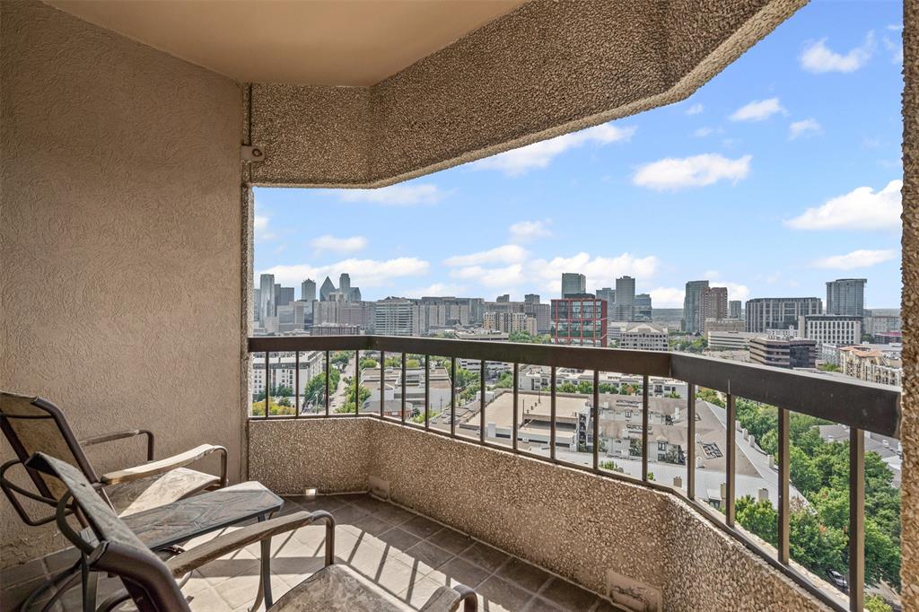 Latour Condo - Residential