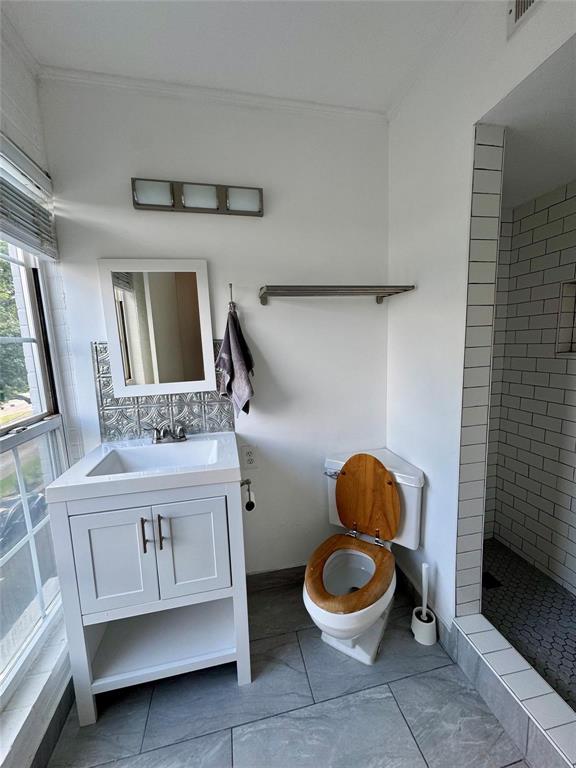 Royal Knoll Condos - Residential