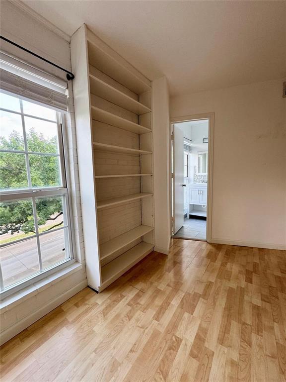 Royal Knoll Condos - Residential