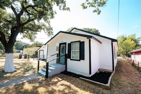 4514 Erath Street Fort Worth TX 76119