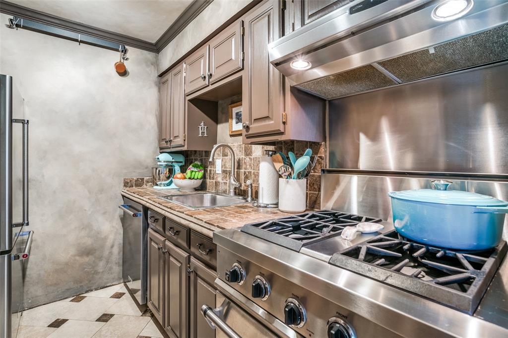 3883 Turtle Creek Boulevard 1205
