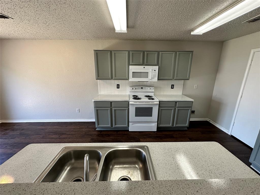 Lake Port Village Add - Residential Lease