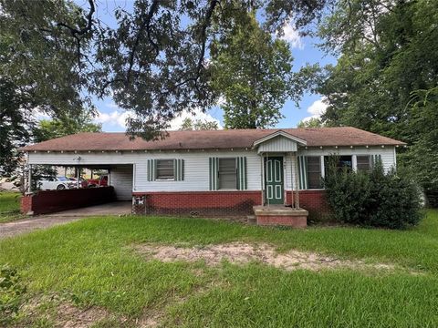 903 E Mary Avenue Gladewater TX 75647