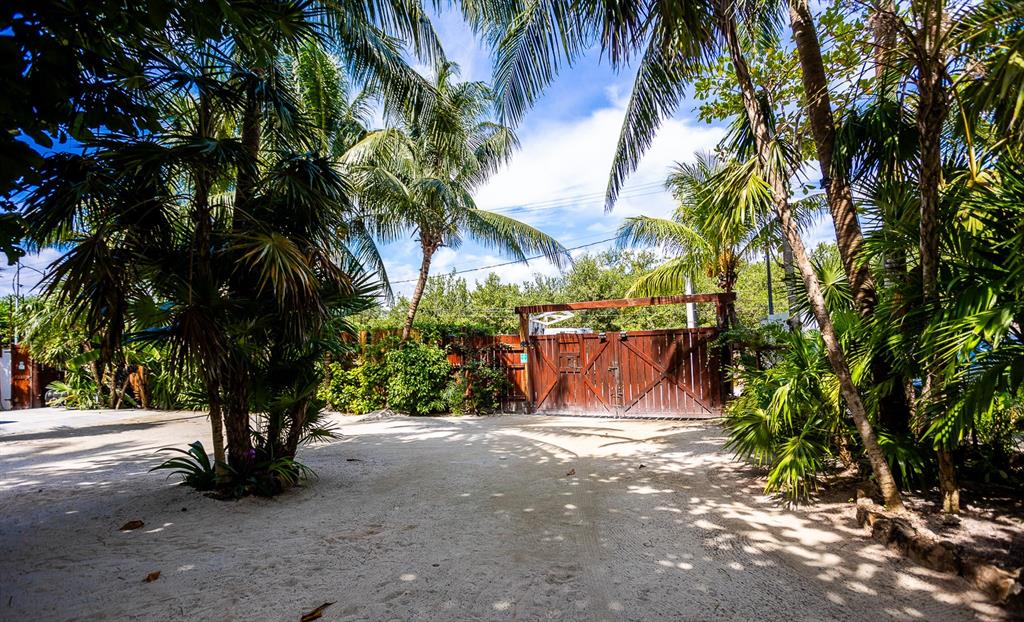 Colonia - Commercial Sale