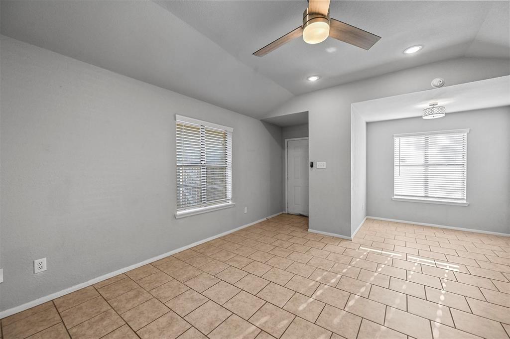 1129 Suburban Street