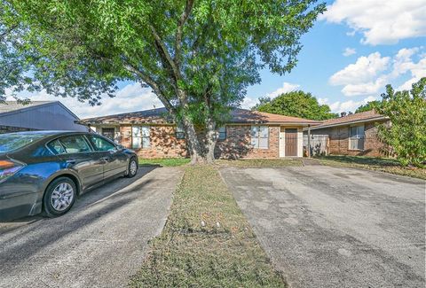 1129 Suburban Street Cedar Hill TX 75104