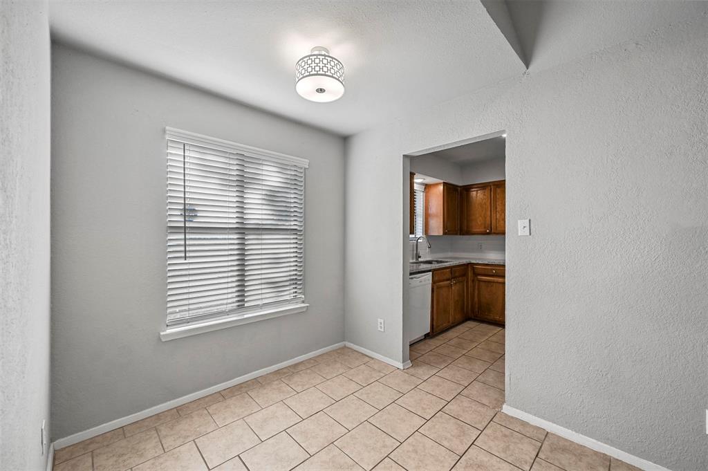 1129 Suburban Street