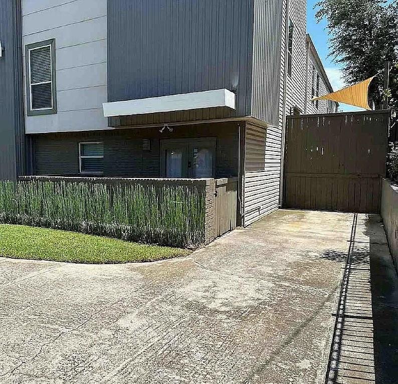 Britty Condo - Residential