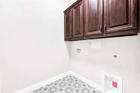 Tiny photo for 325 Cherbury Grove, Greenville, TX 75401 (MLS # 21182611)