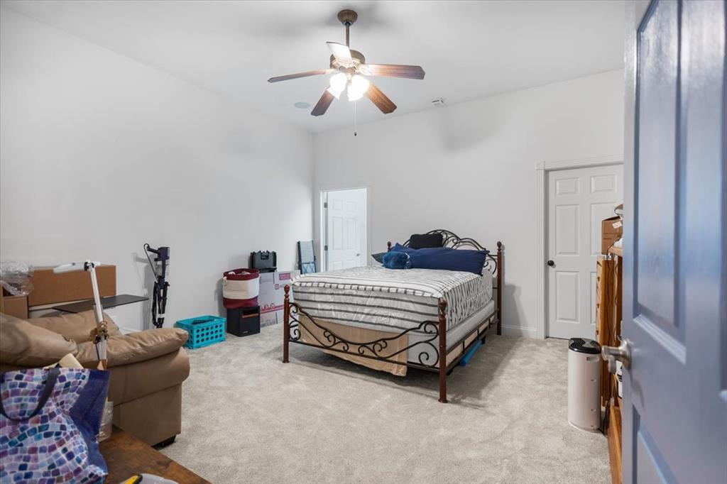 CIRCLE R RANCH - Residential