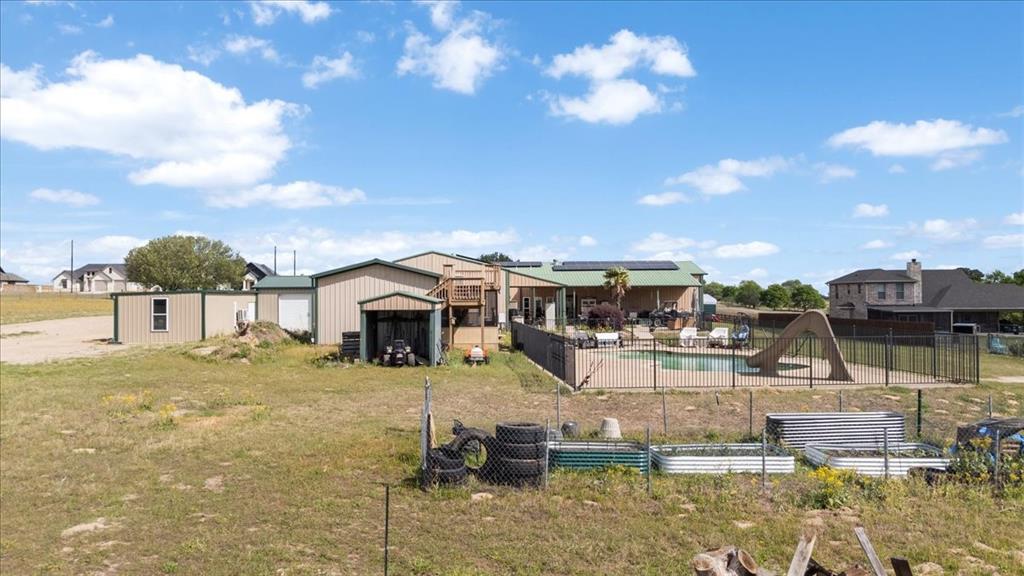 CIRCLE R RANCH - Residential