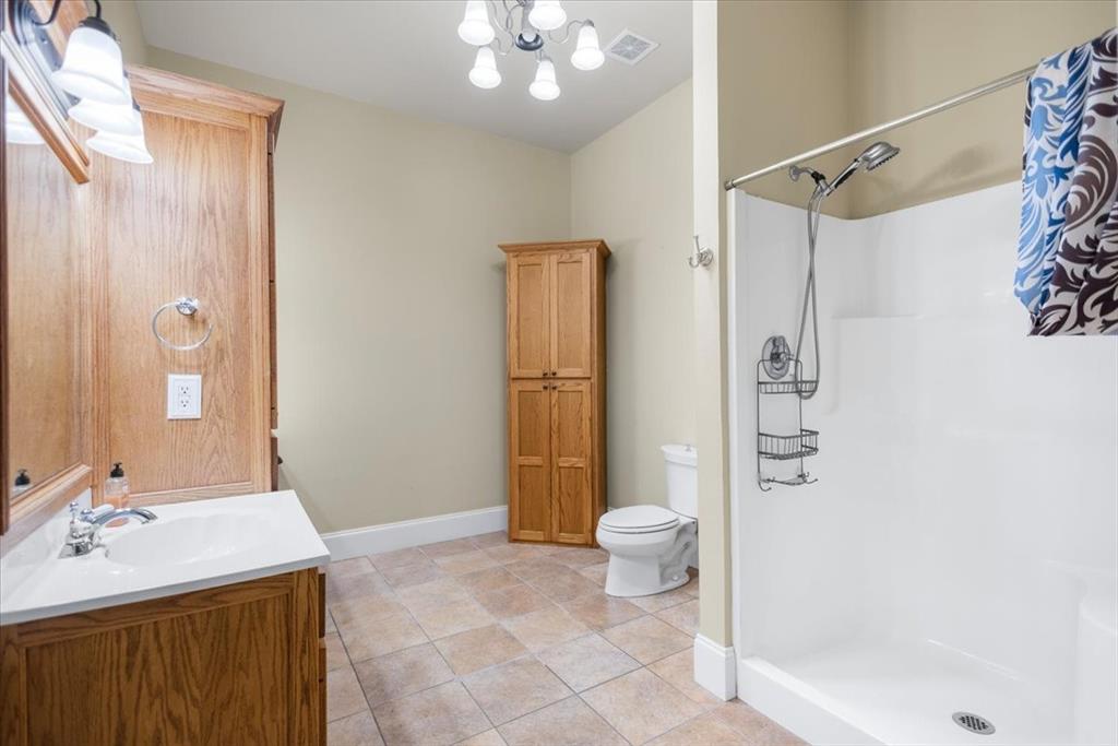 CIRCLE R RANCH - Residential