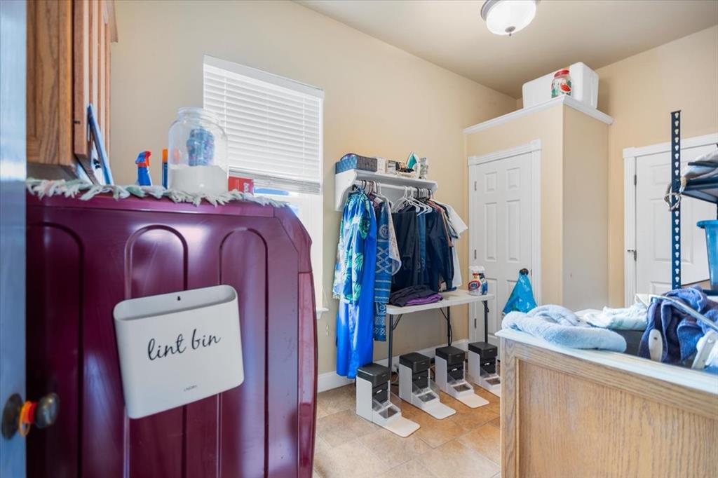 CIRCLE R RANCH - Residential