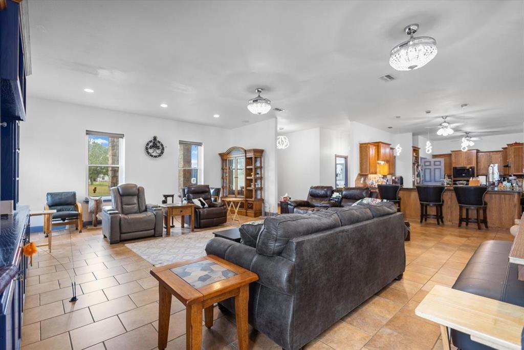 CIRCLE R RANCH - Residential