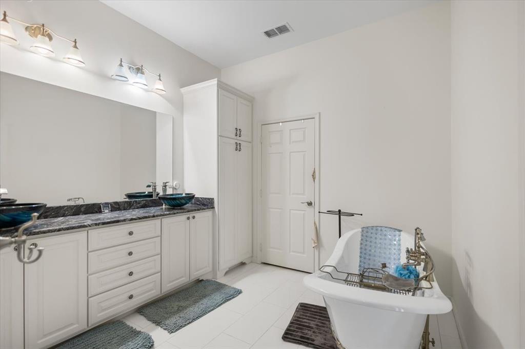 CIRCLE R RANCH - Residential