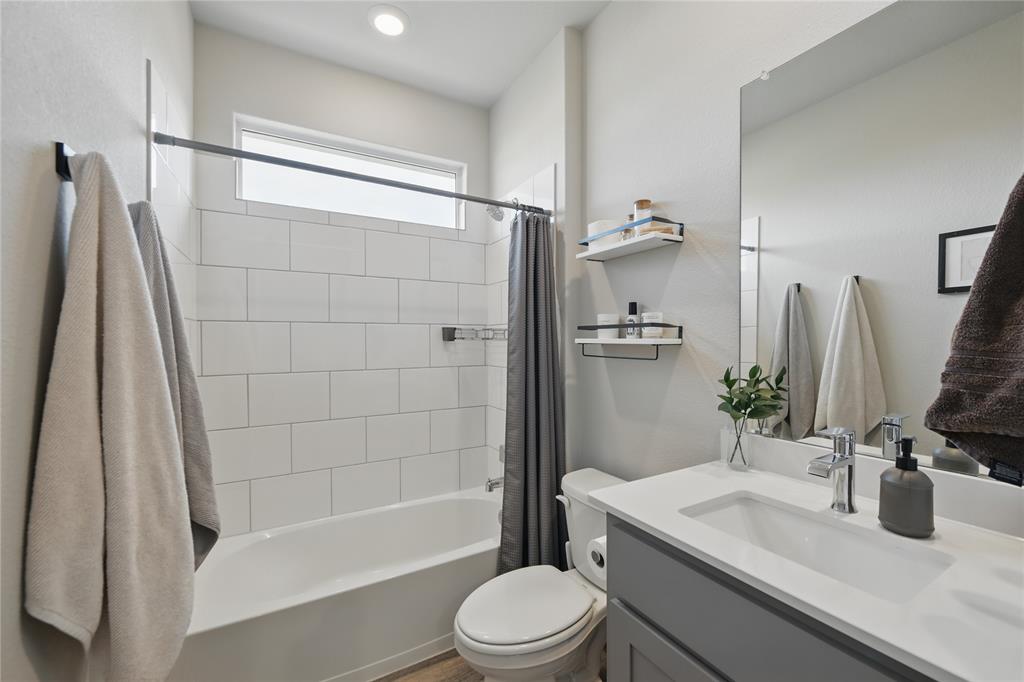 Denton, Texas 76205, United States, 4 Bedrooms Bedrooms, ,2 BathroomsBathrooms,Residential,Active,130794