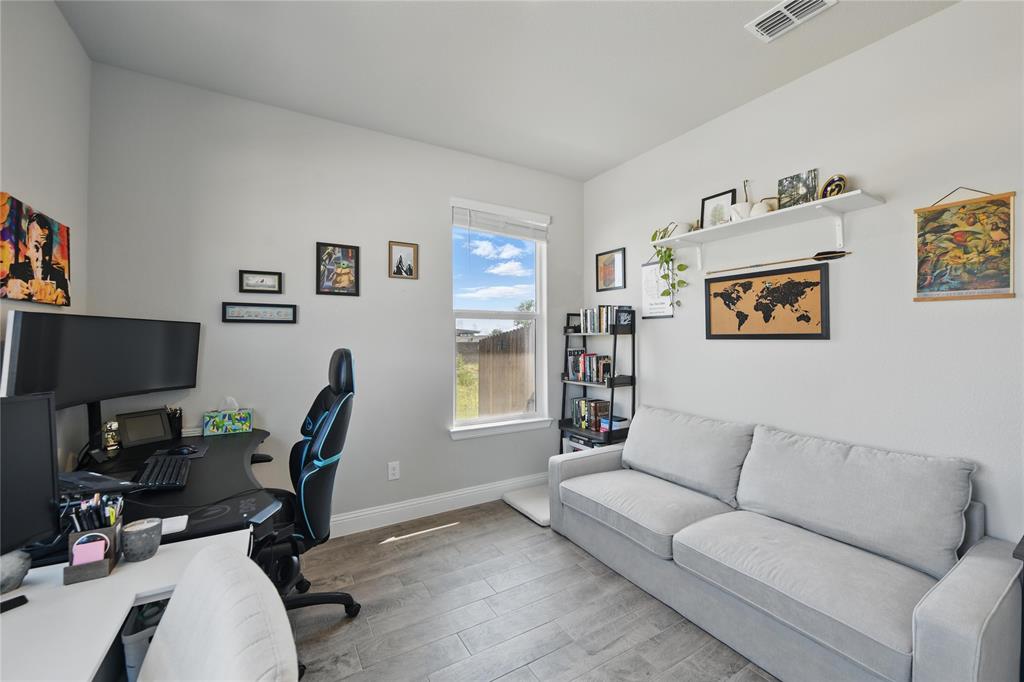 Denton, Texas 76205, United States, 4 Bedrooms Bedrooms, ,2 BathroomsBathrooms,Residential,Active,130794