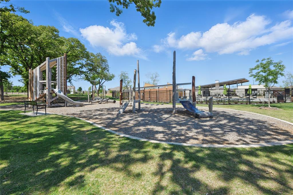 Denton, Texas 76205, United States, 4 Bedrooms Bedrooms, ,2 BathroomsBathrooms,Residential,Active,130794