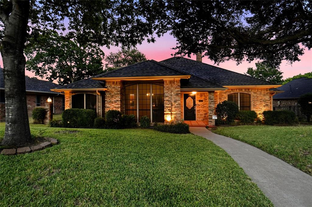Photo of 220 Toler Drive, Mesquite, TX 75149 (MLS # 21356576)