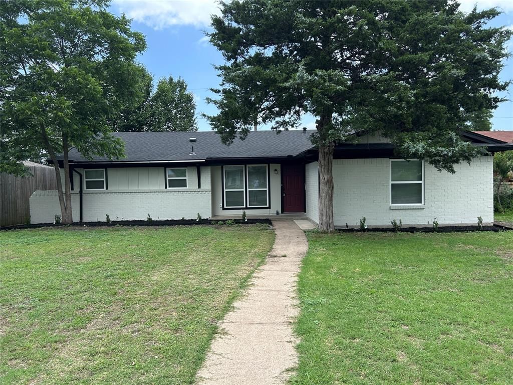 Photo of 3837 Burning Tree Lane, Garland, TX 75042 (MLS # 21194141)