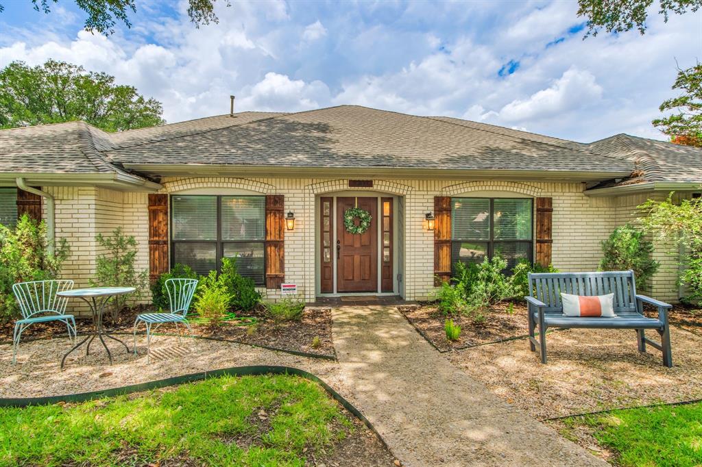 2703 W Prairie Creek Drive