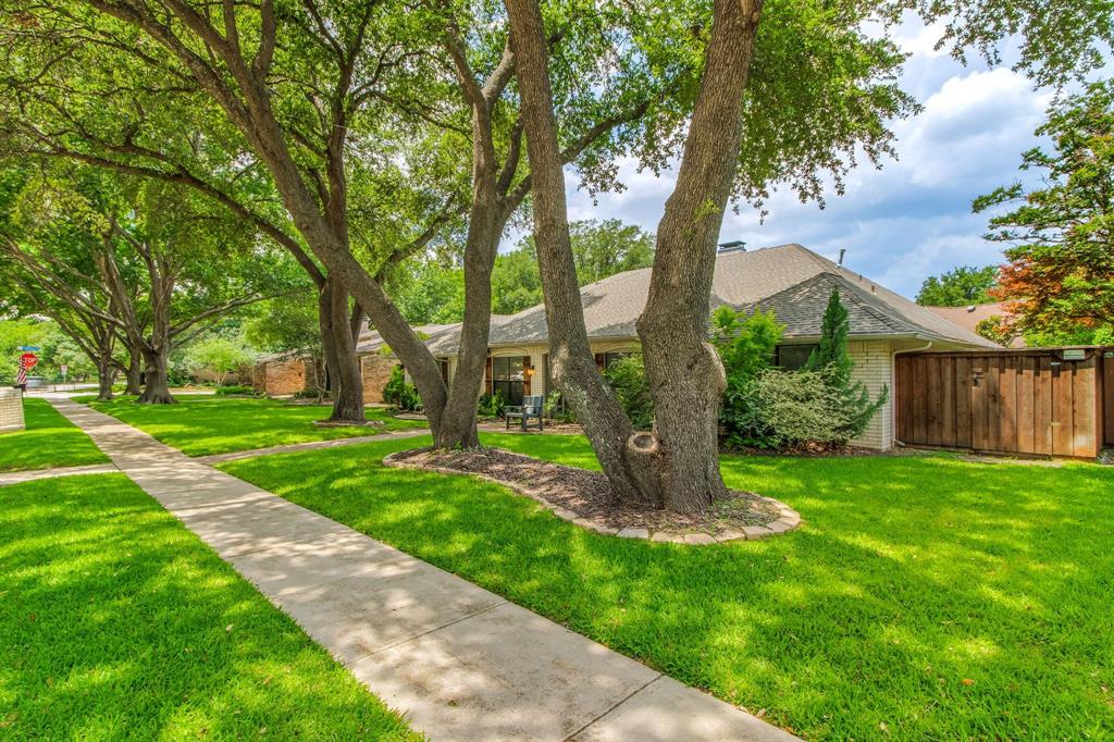 2703 W Prairie Creek Drive