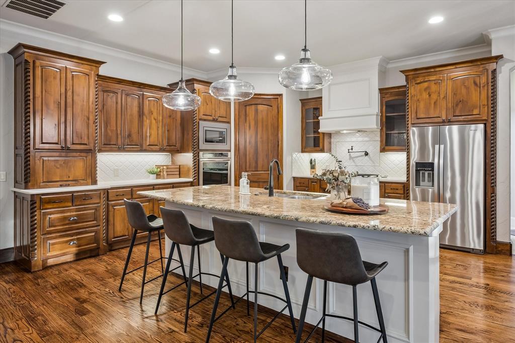 512 Clear Vista Drive