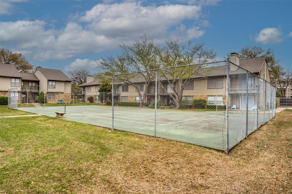 PRESTONWOOD GREEN CONDOS - Residential