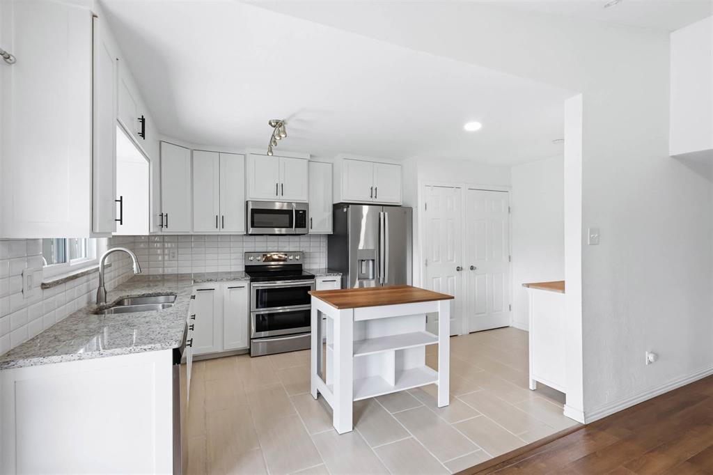 3122 Furneaux Lane