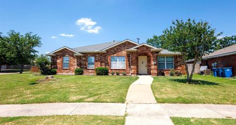 Photo of 7218 Compass Point Drive, Rowlett, TX 75089 (MLS # 21236892)
