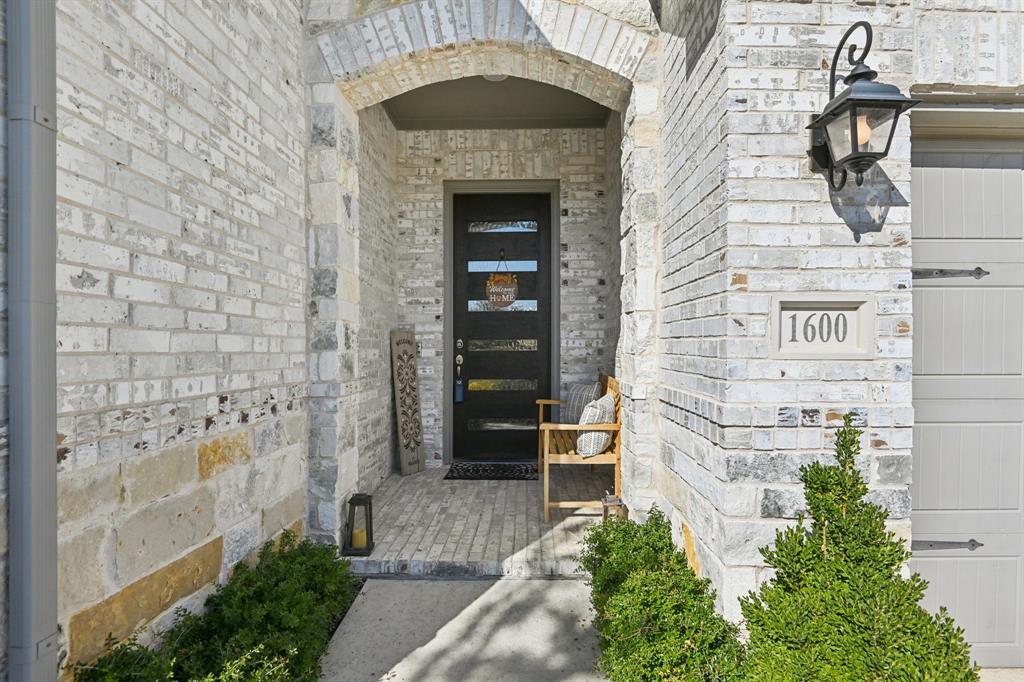 1600 Bluebonnet Lane