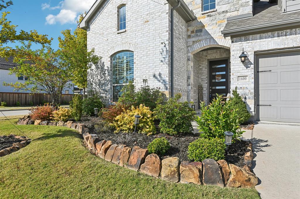 1600 Bluebonnet Lane