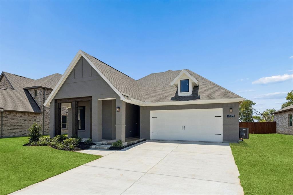 1009 Goldenrod Drive