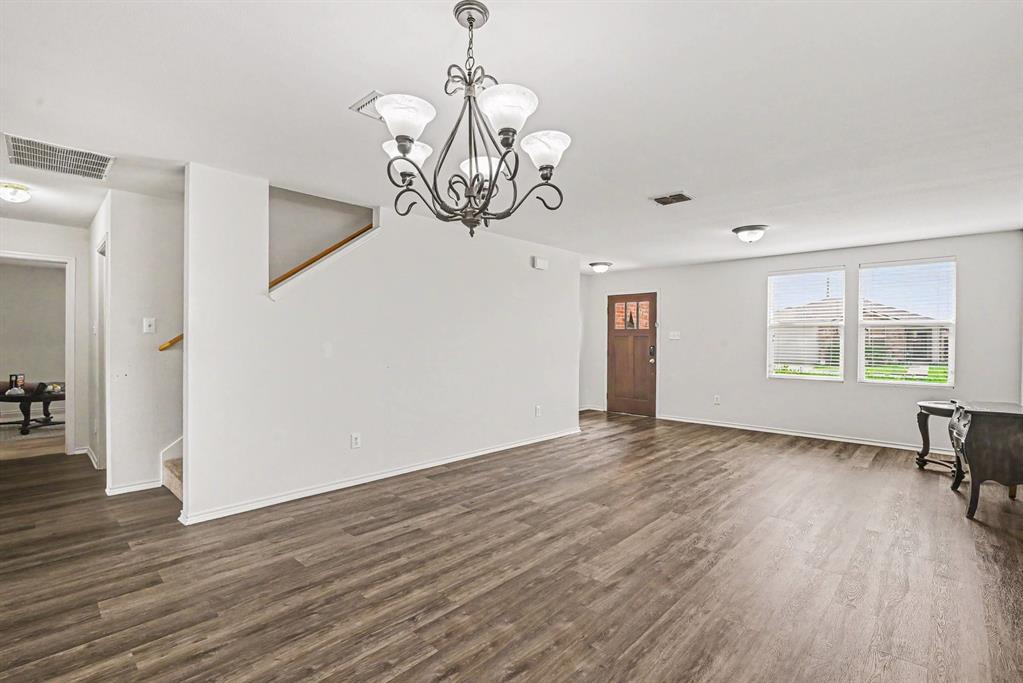 6220 Thoroughbred Trail