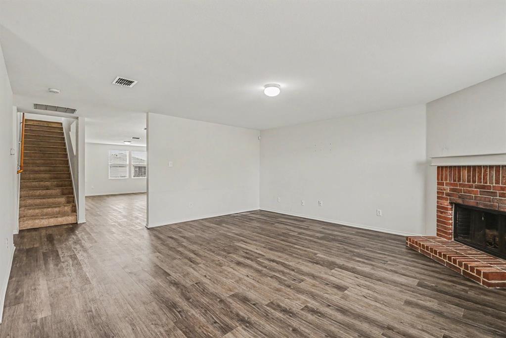 6220 Thoroughbred Trail