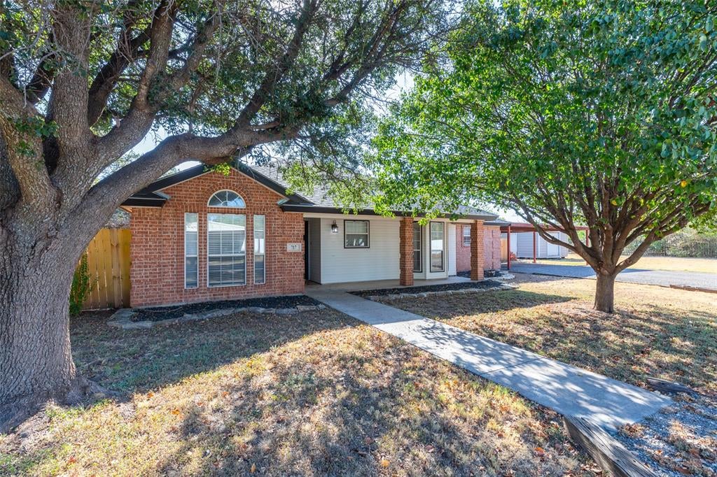 717 Groves Road