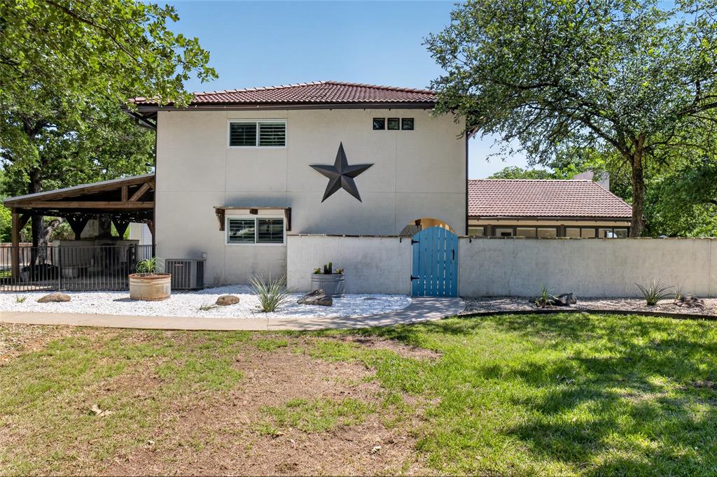 690 Orchid Hill Lane