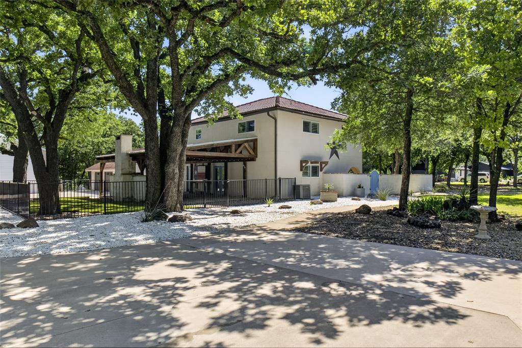 690 Orchid Hill Lane