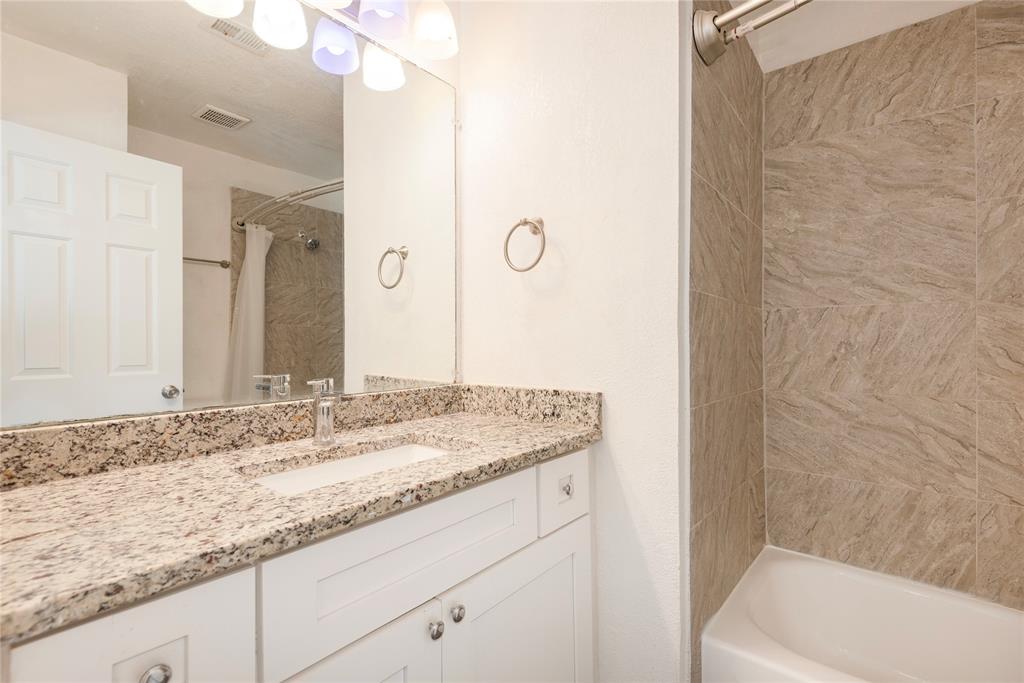 DICKSONS EASTE DALLAS - Residential Lease