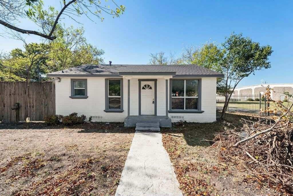 Photo of 1802 Gus Thomasson Road, Dallas, TX 75228 (MLS # 21215362)
